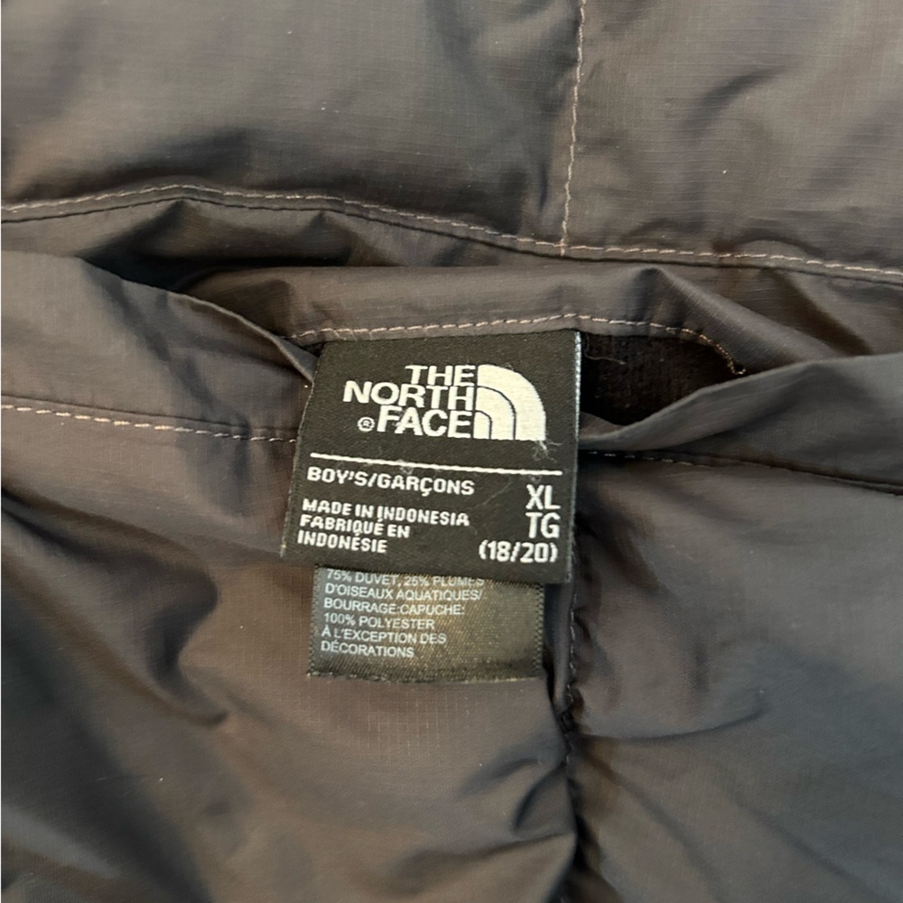The North Face 550 Down Reversible Jacket - Picture 5 of 12